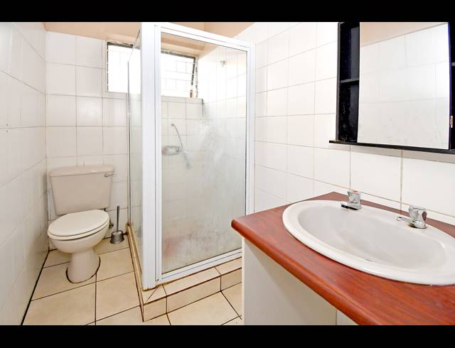 11 BEDROOM HOUSE FOR SALE IN HURST HILL